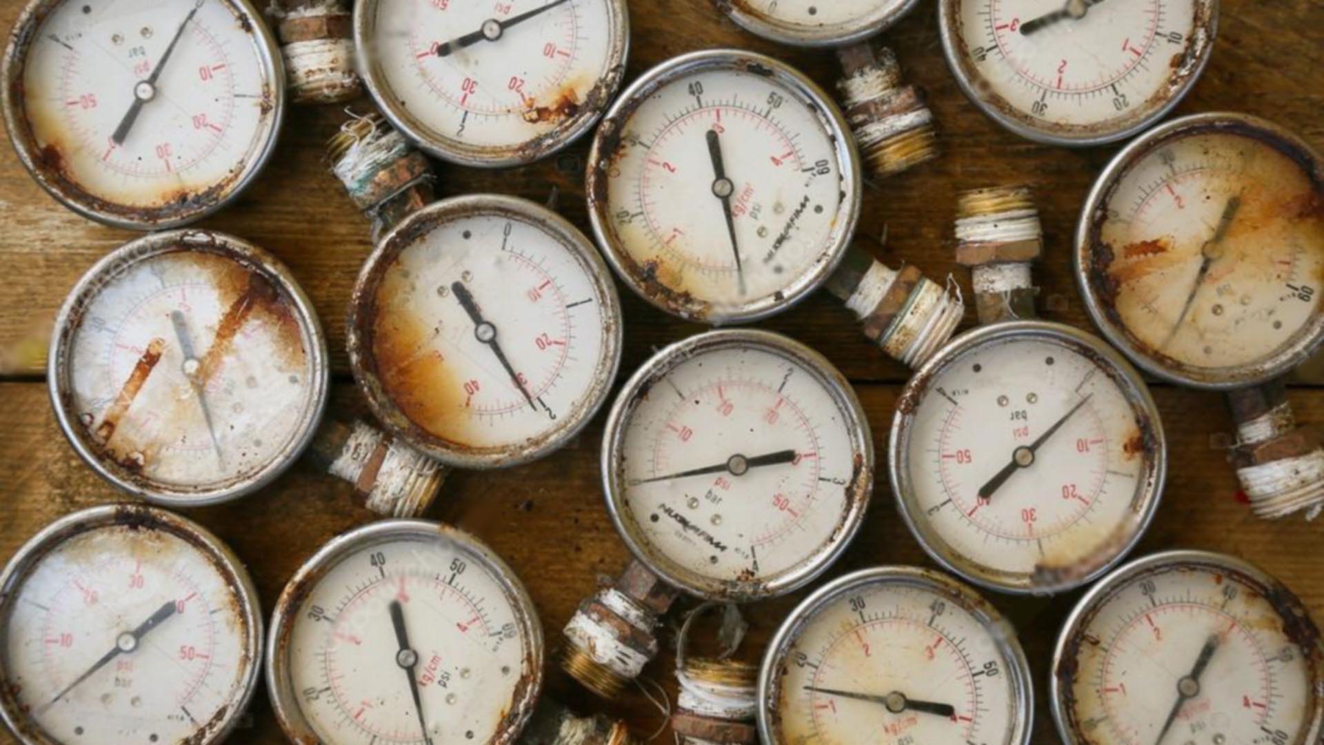 Air conditioning pressure gauges